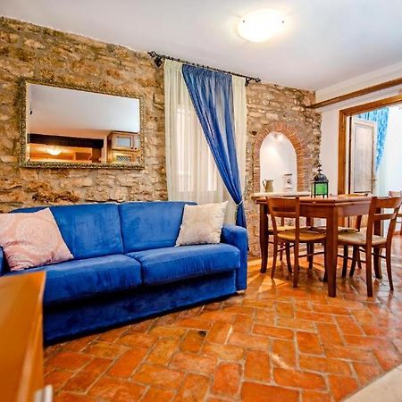 Apartments Casa Rubeus Ровинь Экстерьер фото