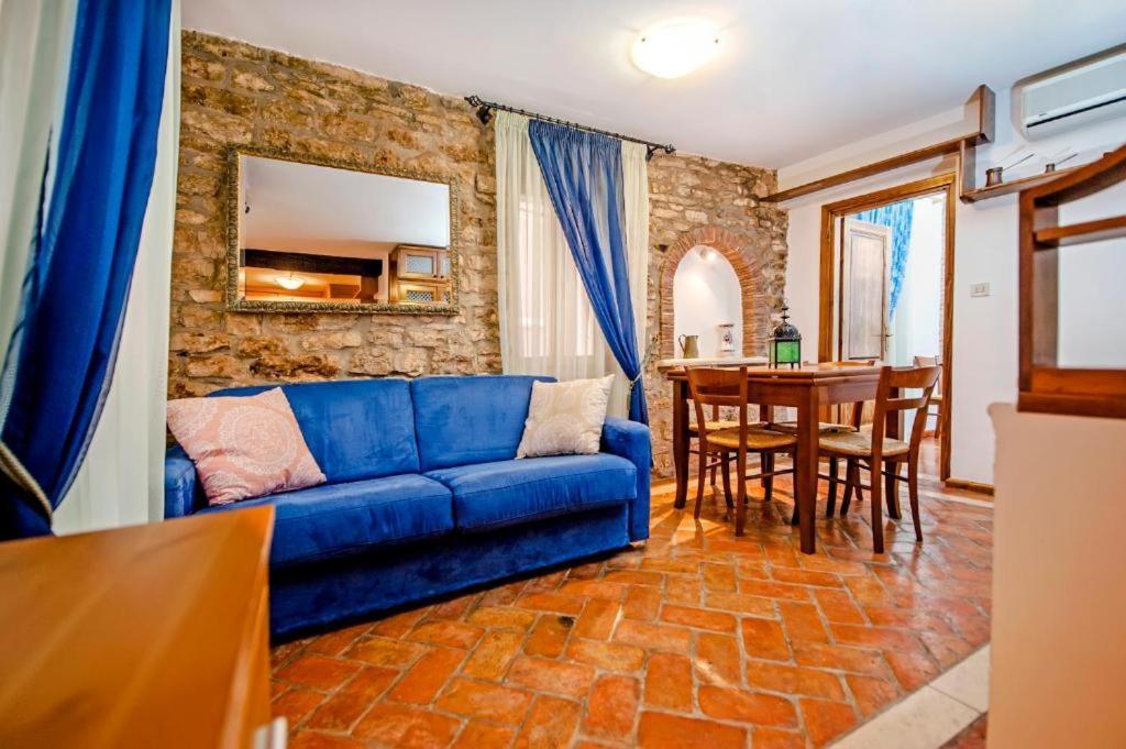 Apartments Casa Rubeus Ровинь Экстерьер фото