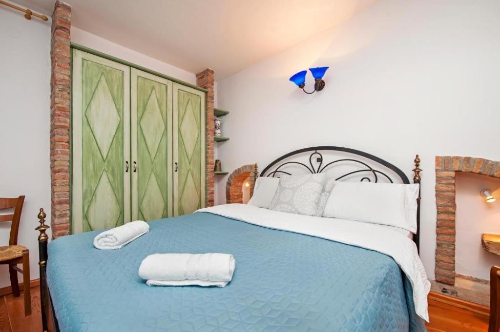 Apartments Casa Rubeus Ровинь Экстерьер фото